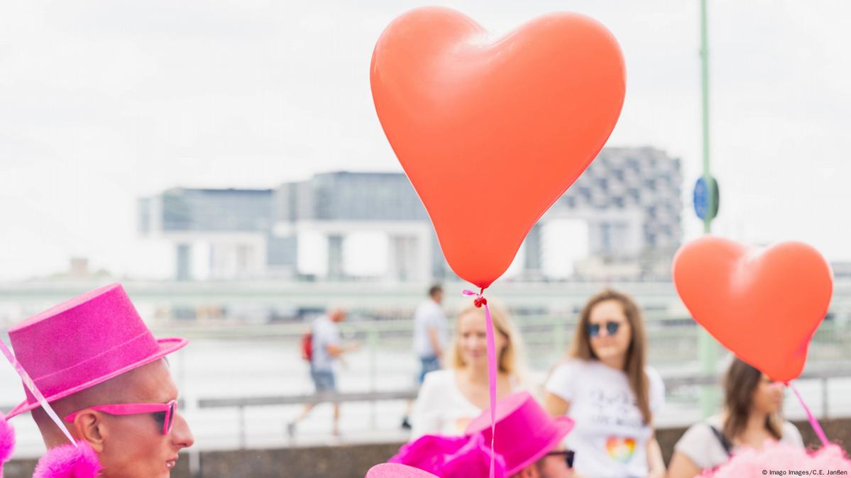 De la auto- până la pansexual: cum iubim? – DW – 25.07.2019