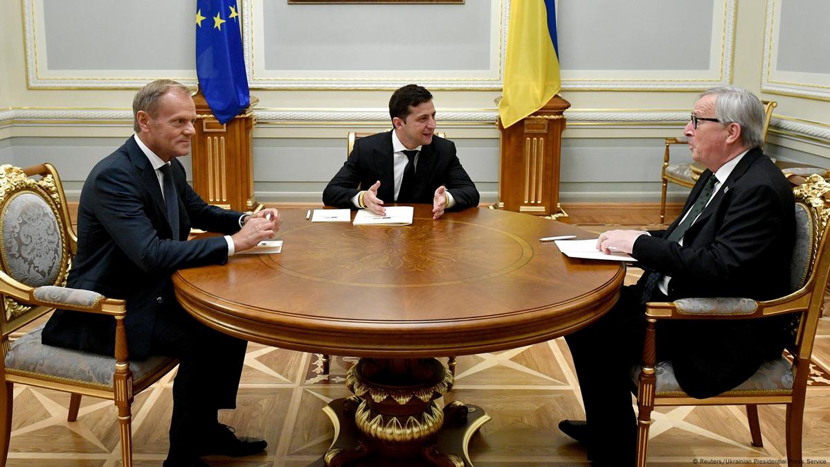 Ukraines Zelenskiy Proposes Peace Talks With Putin Dw 07082019