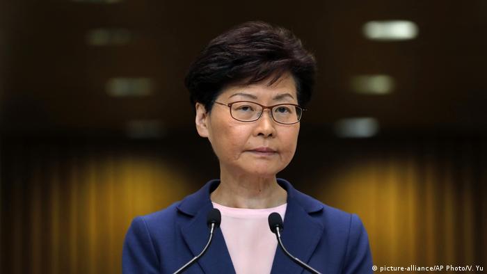 Глава правительства Гонконга Кэрри Лам на пресс-конференции