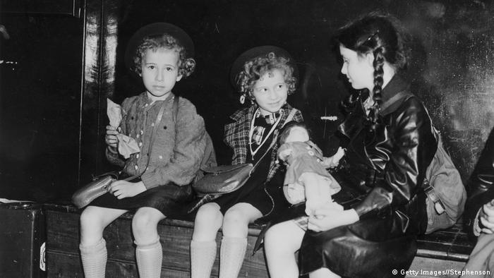Sobrevivientes del Holocausto recuerdan evacuación de niños judíos, hace 80  años | El Mundo | DW 
