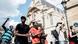 Frankreich Paris | Migranten Schwarzwesten-Proteste Gilets Noirs Frankreich Paris | Migranten Schwarzwesten-Proteste Gilets Noirs