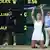 Simona Halep, mulţumind Cerului, în genunchi, pentru marea victorie din finala de la Wimbledon