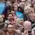 Активистка держит постер с портретом кандидата в депутаты Мосгордумы Любови Соболь на акции протеста перед мэрией Москвы