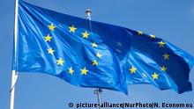 Flag of Europe in front of Le Berlaymont headquarters of the European Commission - European Union EU. The flag was designed by ArsÃ_ne Heitz and Paul M. G. LÃ©vy. March 21, 2019 - Brussels, Belgium. (Photo by Nicolas Economou/NurPhoto) | Keine Weitergabe an Wiederverkäufer.