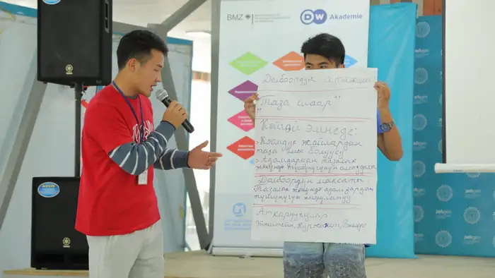 At the Media Democracy Camp, the young participants developed their own ideas and projects to tackle current problems in their regions, e.g., a concept for a green city or a citizen initiative for rural areas. 