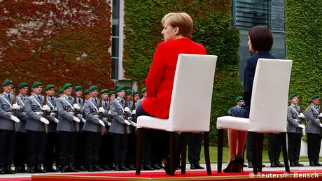 Angela Merkel und Premierministerin Maia Sandu Moldavien (Reuters/F. Bensch)