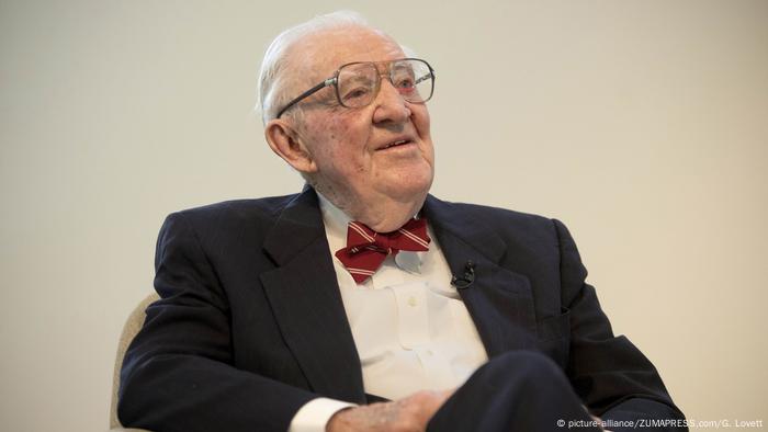 USA Ehem. Richter am Obersten Gerichtshof John Paul Stevens (picture-alliance/ZUMAPRESS.com/G. Lovett)