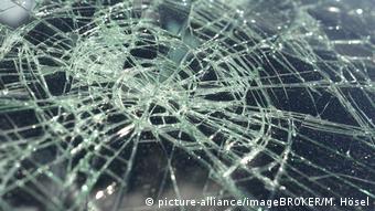 Повреждения автостекол не входят в большинство типовых страховок