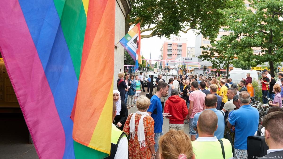 Germany Bans Gay Conversion Therapy Dw 05 08 2020