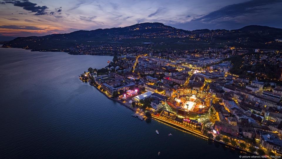 Switzerland's biggest wine festival – DW – 08/01/2019