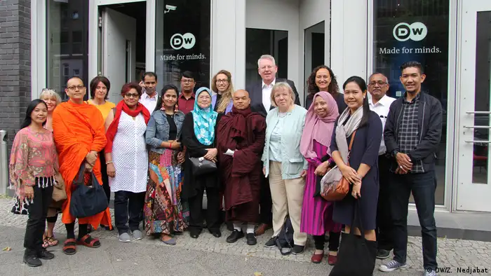 DW Director General Peter Limbourg together with delegates from Asia