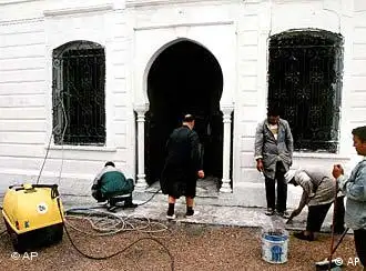 杰尔巴岛遭爆炸袭击的犹太教堂（摄于2002年4月12日）