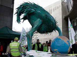 布鲁塞尔环保人士举行抗议活动