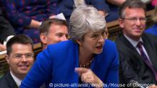 Theresa May sorprende a parlamentarios con anécdota humorística sobre la Reina Isabel II