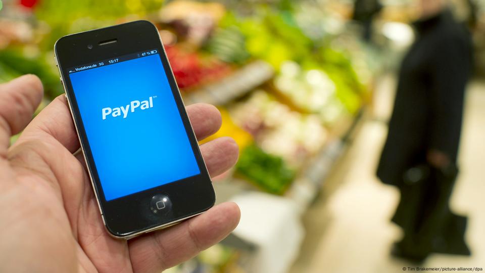 Deutschland Symbolbild mobiles Bezahlen | PayPalألمانيا - صورة رمزية للدفع عن طريق الهاتف المحمول - باي بال Deutschland Symbolbild mobiles Bezahlen | PayPalألمانيا - صورة رمزية للدفع عن طريق الهاتف المحمول - باي بال