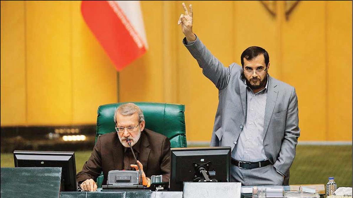"برخی نمایندگان ایران به خاطر منافع شخصی تغییر رأی می‌دهند" – DW – ۱۳۹۸/۵/۶