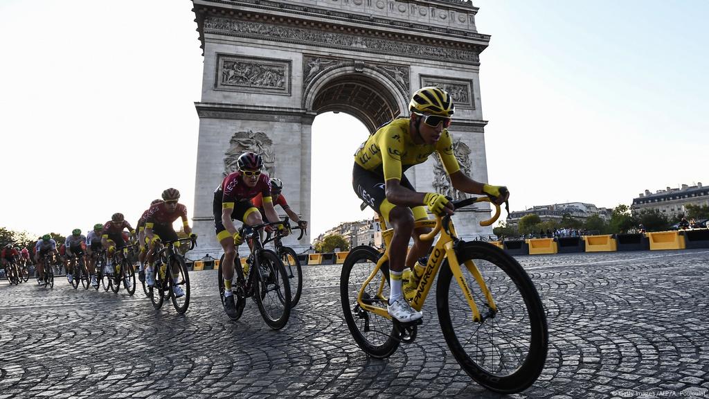 Tour De France Egan Bernal S Long Road To The Champs Elysees Sports German Football And Major International Sports News Dw 09 09 2020