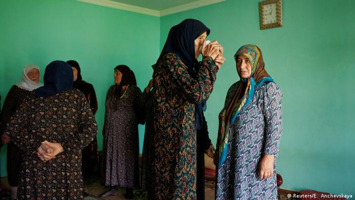 Einheimische Frauen versammeln sich nach einem traditionellen Sufi-Empfang im Pankisi-Tal (Reuters / E. Anshevskaya)