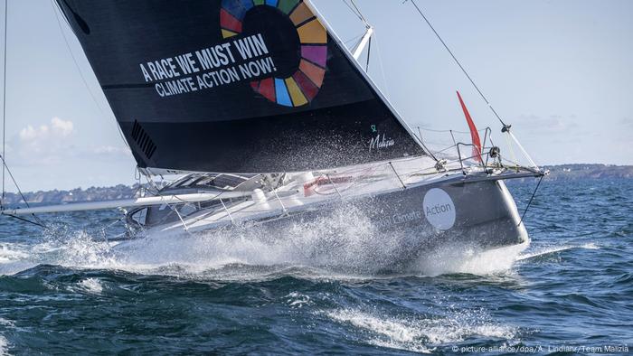 El velero que llevará a Greta Thunberg a Nueva York ya va rumbo a Nueva York donde participará en la cumbre climática de la ONU.