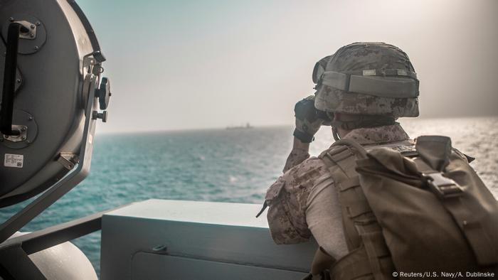 Symbolbild: US Marine im Persischen Golf (Reuters/U.S. Navy/A. Dublinske)