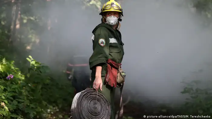 Massive forest fires in Russia's Siberia (picture-alliance/dpa/TASS/M. Tereshchenko)