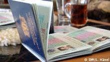 Ein Pass eines der Kinder mit dem Visa nach der Familiennachzugsregelung Foto: Lisa Hänel