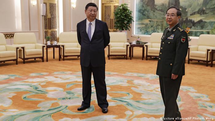 Xi Jinping, Fang Fenghui (picture alliance/AP Photo/A. Wong)