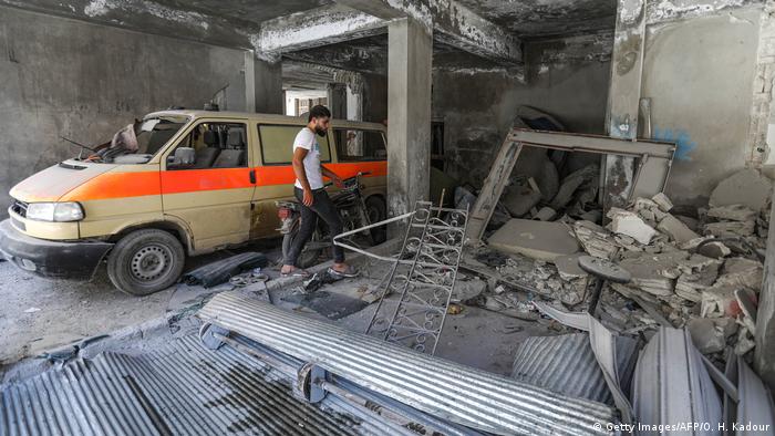 أحد مستشفيات إدلب طاله الخراب بسبب القصف