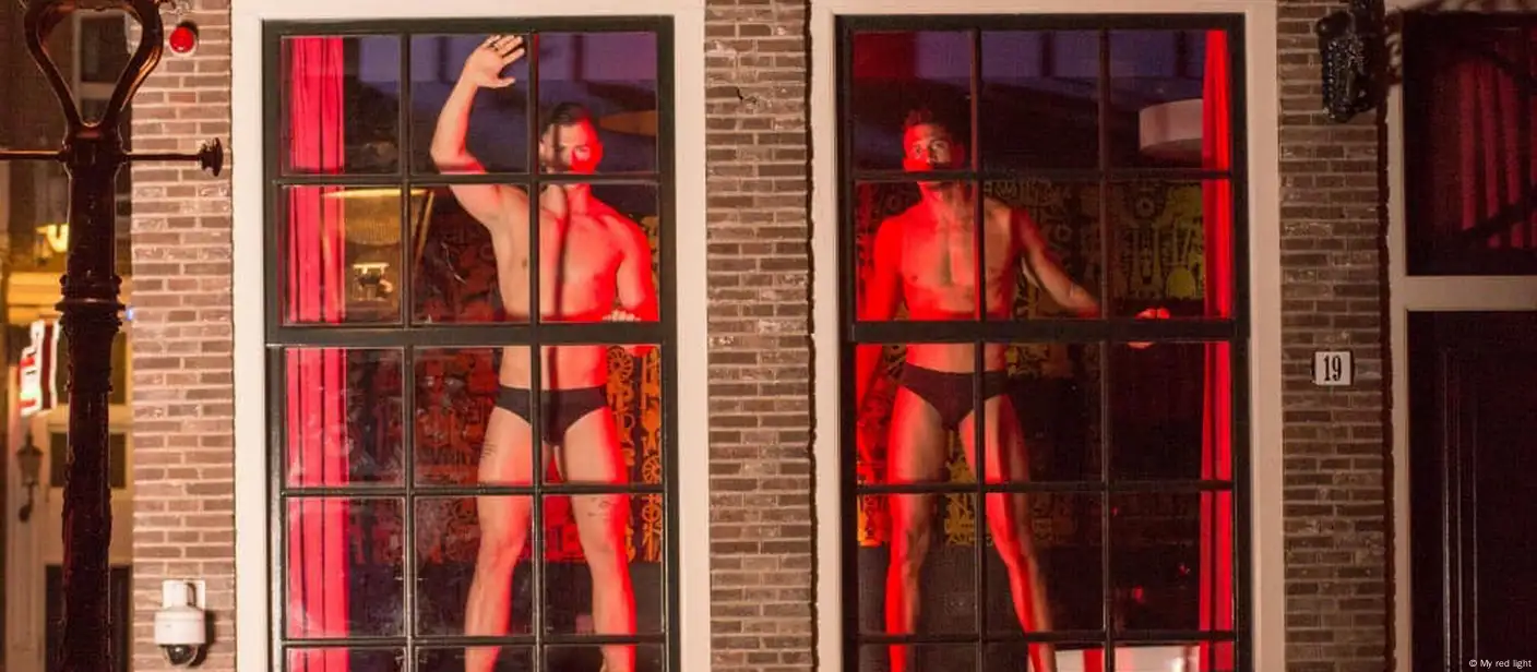 Men occupy Amsterdam brothel windows – DW – 08/03/2019