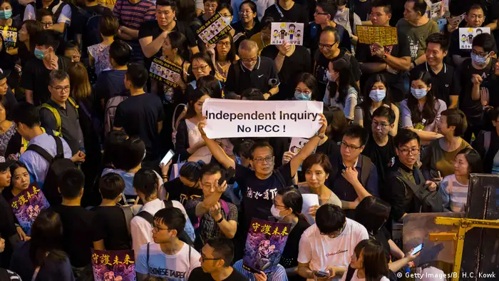Hongkong Anti-Regierungsproteste - Schild mit der Aufschrift Independet Inquiry