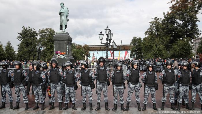Треть москвичей положительно отнеслись к акциям протеста. Смотреть фото Треть москвичей положительно отнеслись к акциям протеста. Смотреть картинку Треть москвичей положительно отнеслись к акциям протеста. Картинка про Треть москвичей положительно отнеслись к акциям протеста. Фото Треть москвичей положительно отнеслись к акциям протеста