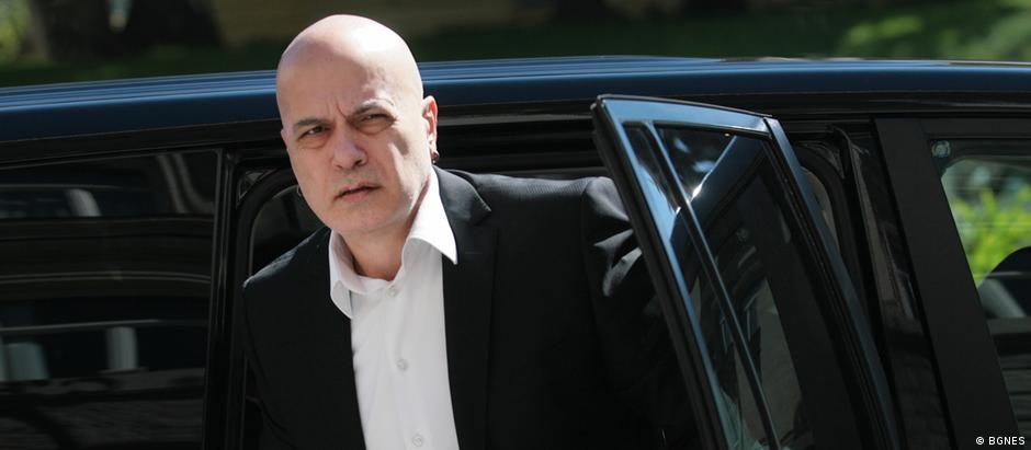 Слави Трифонов