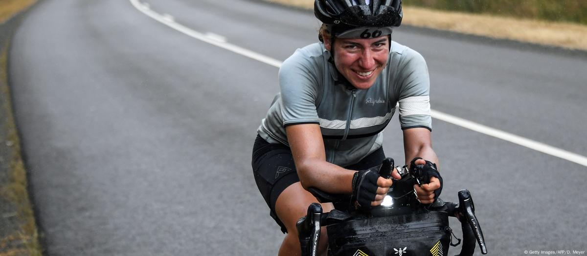 German woman wins ultra distance cycling event DW 08 06 2019