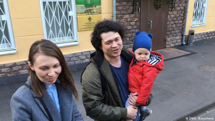 Moskau: Elternpaar Olga und Dmitrij