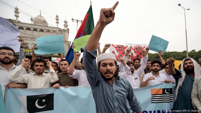 Pakistan Unterstützer von Kaschmir in Peshawar (Getty Images/AFP/A. Majeed)