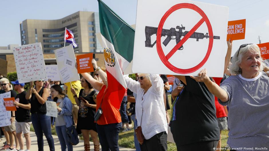 Protesters greet Trump during Dayton, El Paso visits