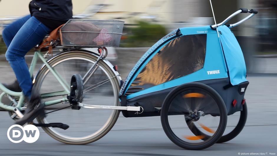 dutch bike with child carrier