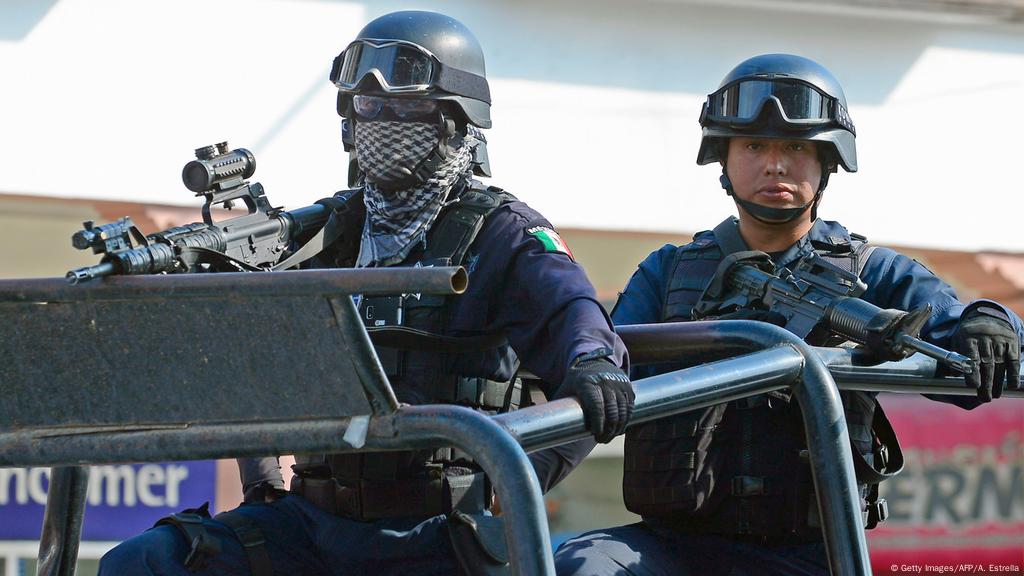 mexico 19 dead as police find bodies hung from overpass news dw 08 08 2019