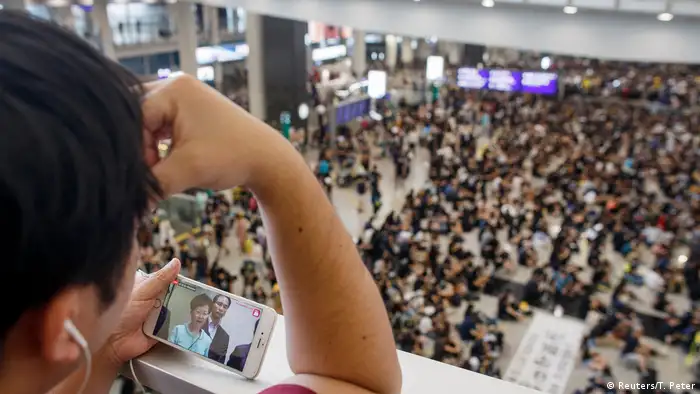 Hong Kong | Proteste am Flughafen gegen das Auslieferungsgesetz