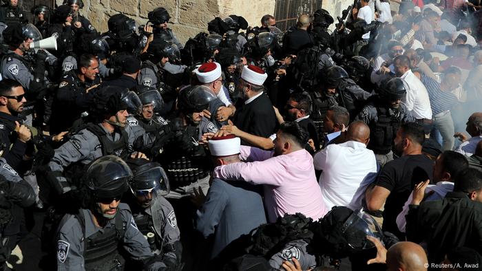 Israel Ausschreitungen zwischen palästinensischen Gläubigen & Polizei