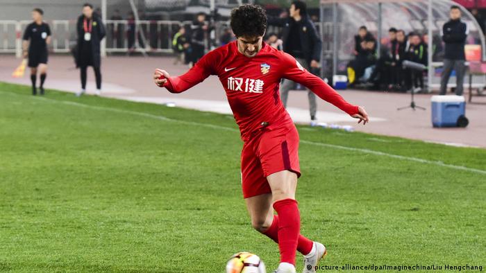 Alexandre Rodrigues da Silva - Pato (picture-alliance/dpa/Imaginechina/Liu Hengchang)