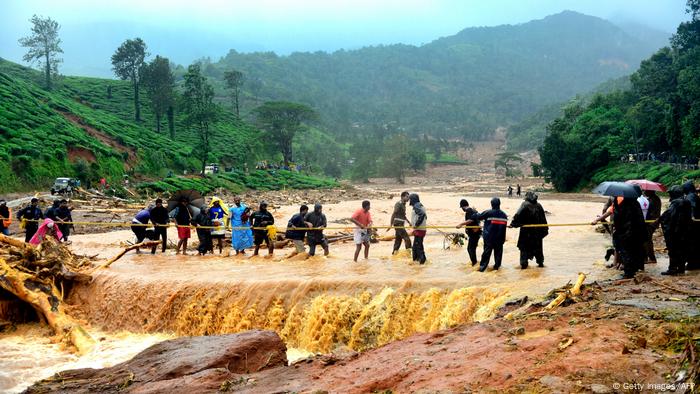 Monsun Regen Land Unter In Indien Alle Multimedialen Inhalte Der Deutschen Welle Dw 12 08 19