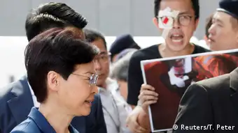 Hongkong Carrie Lam auf dem Weg zu PK