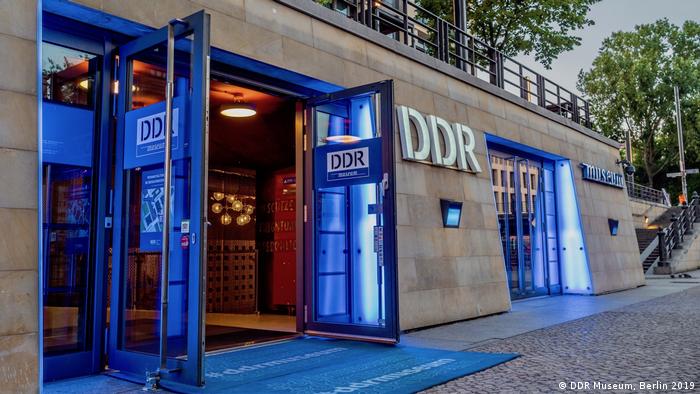 Entrance to DDR Museum, Berlin 2019 (DDR Museum, Berlin 2019)