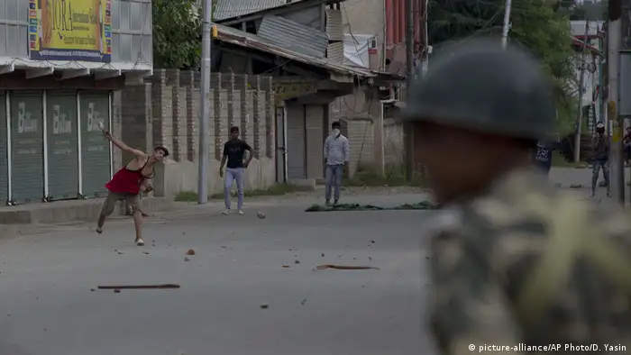 Kaschmir Protest & Unruhen in Srinagar (picture-alliance/AP Photo/D. Yasin)