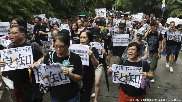 Hongkong Proteste gegen Auslieferungsgesetz (picture-alliance/AP Images/K. Kataoka)