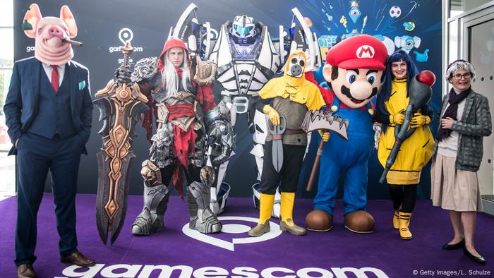 Gamescom Gaming Giants Too Must Adapt Or Die All Media Content Dw 22 08 19