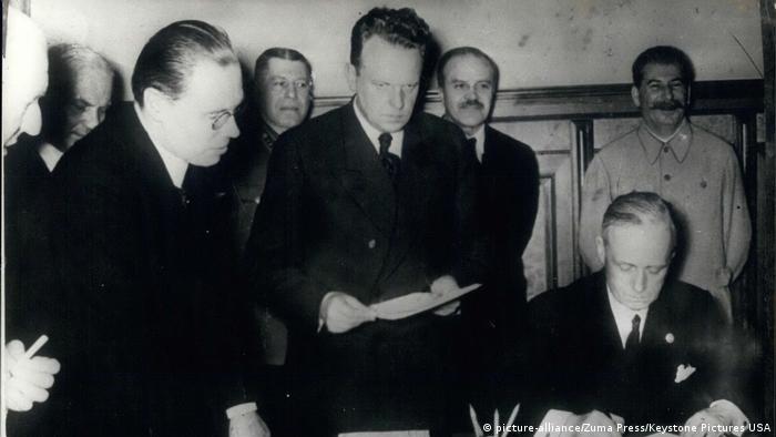 le 23 aout 1939 le pacte entre hitler et staline international dw 23 08 2019