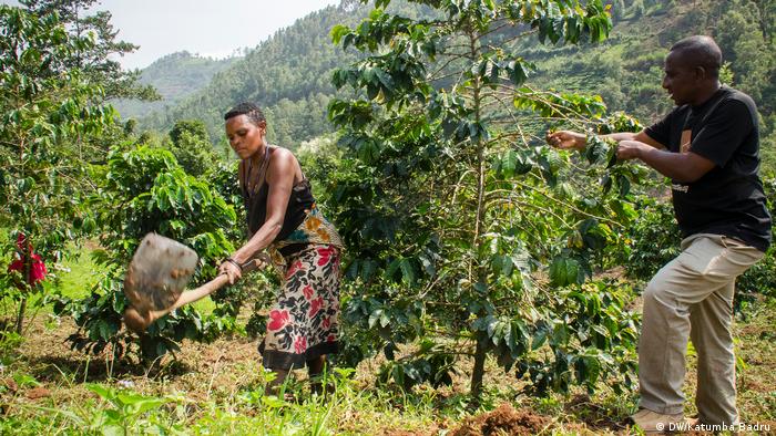 Safari Joseph and Sanyu Kate of the Bwindi Coffee Farmers Collective in Uganda 