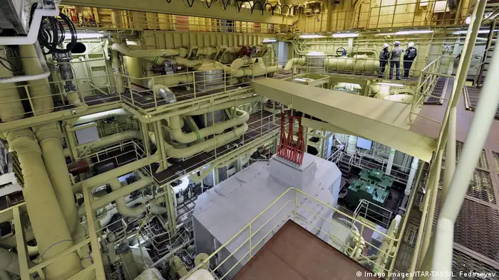 Russland schwimmendes Kernkraftwerk Akademik Lomonosov sticht in See